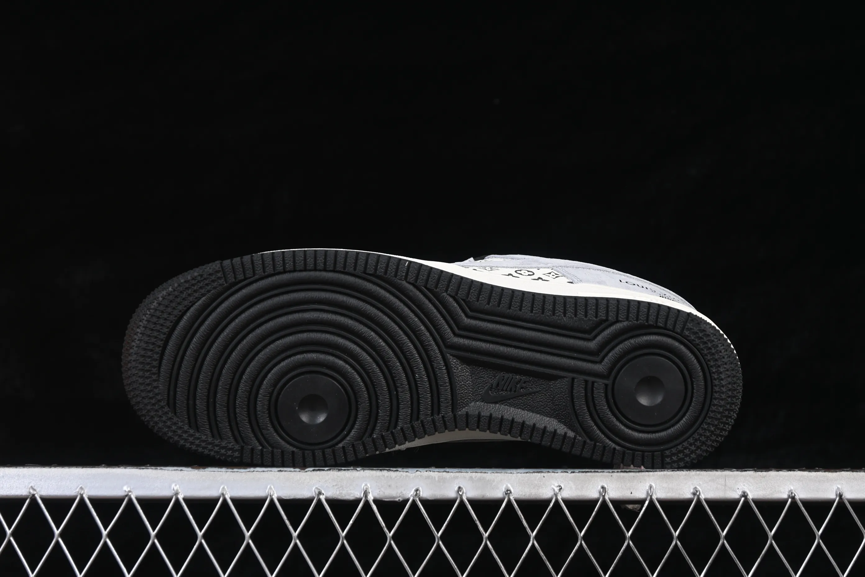 All categories Nk Air Force 1 Air Force series Nk Air Force 1 Low Air Force low-top Nike Air Force 1'07 Low black and white gray color Air Force 1 low-top casual sneakers KG6699-F28
